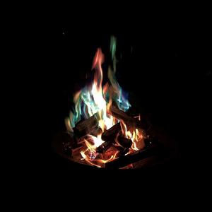 偷拍走光露出在线播放
