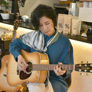 偷拍走光露出在线播放
