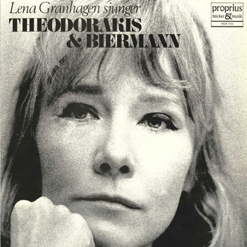 偷拍走光露出在线播放
